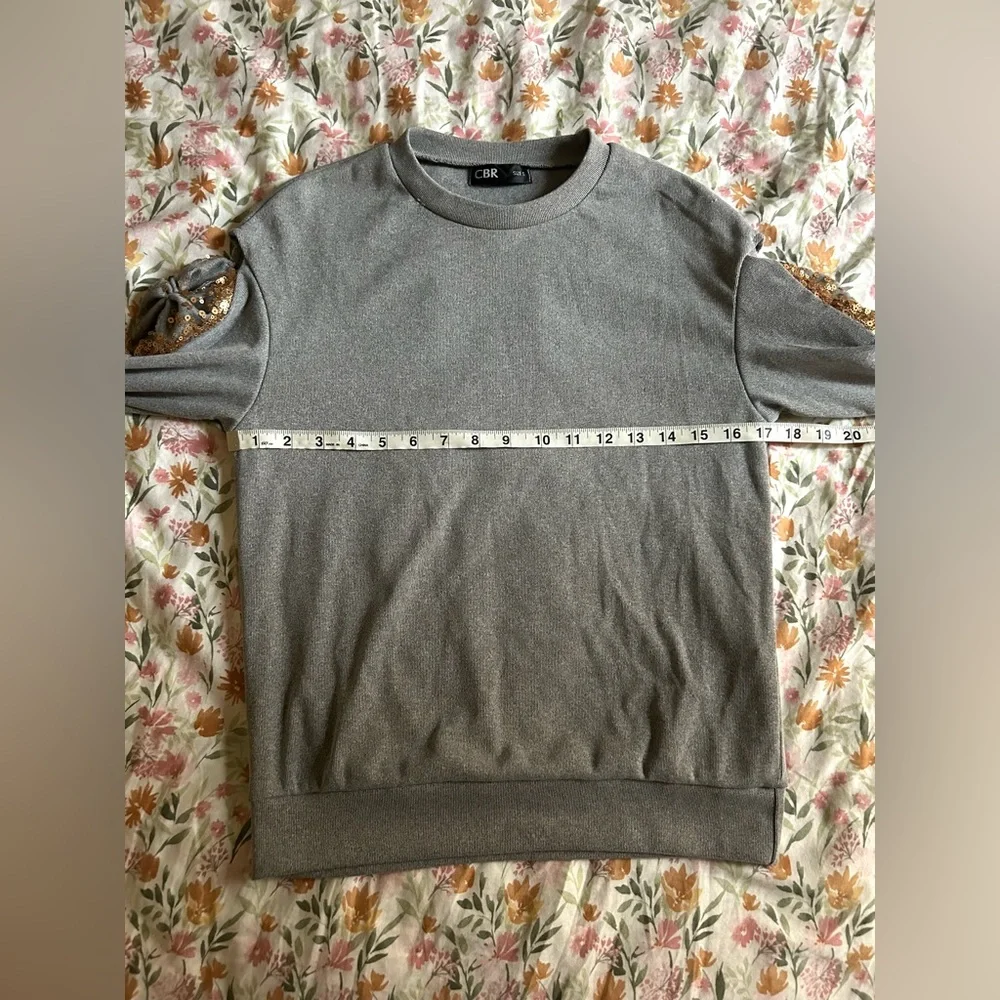 CBR Gray Textured Sweatshirt w/ Gold Sequin Sleeve Detail – Size Small - Picture 9 of 11